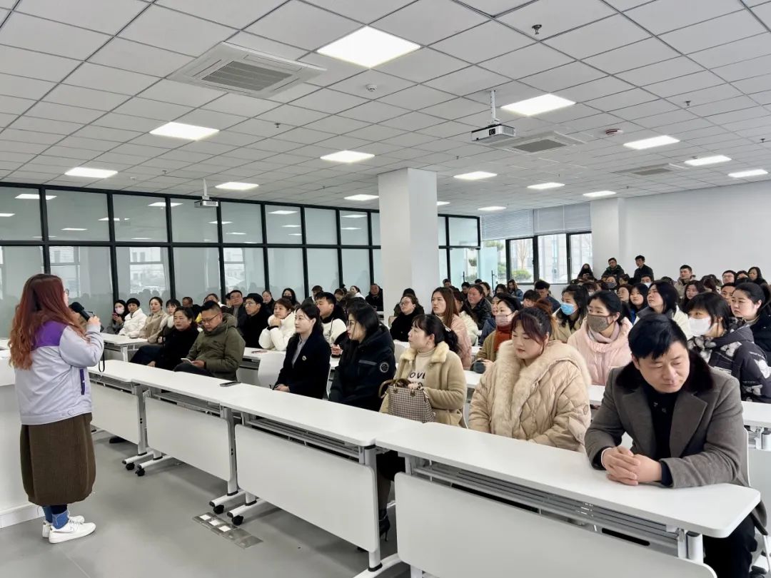 “進(jìn)園區(qū)、看企業(yè)、選崗位”實(shí)地入企走訪(fǎng)參觀(guān) 精準(zhǔn)服務(wù)促就業(yè)