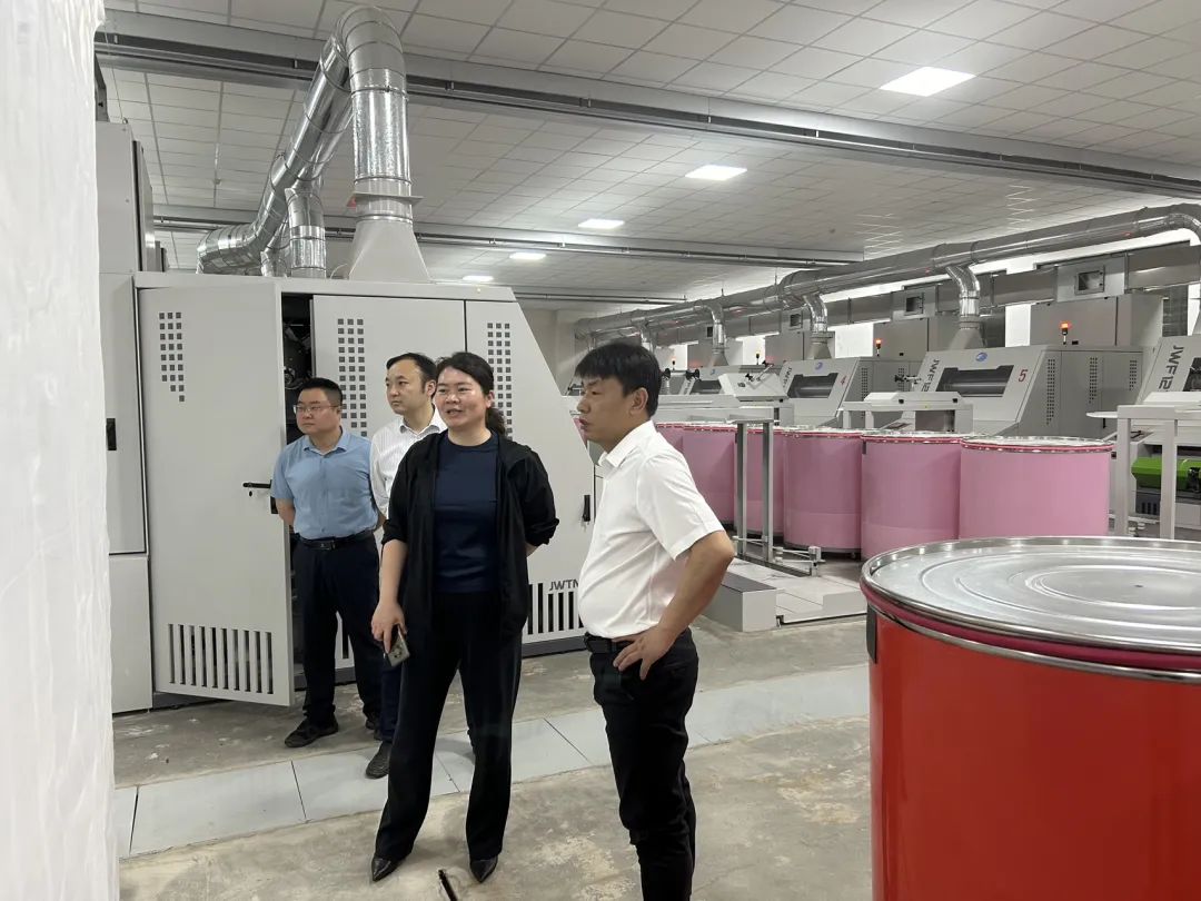 鎮(zhèn)黨委書(shū)記、高創(chuàng)園黨工委書(shū)記李艷華到高創(chuàng)園開(kāi)展企業(yè)服務(wù)和安全檢查工作