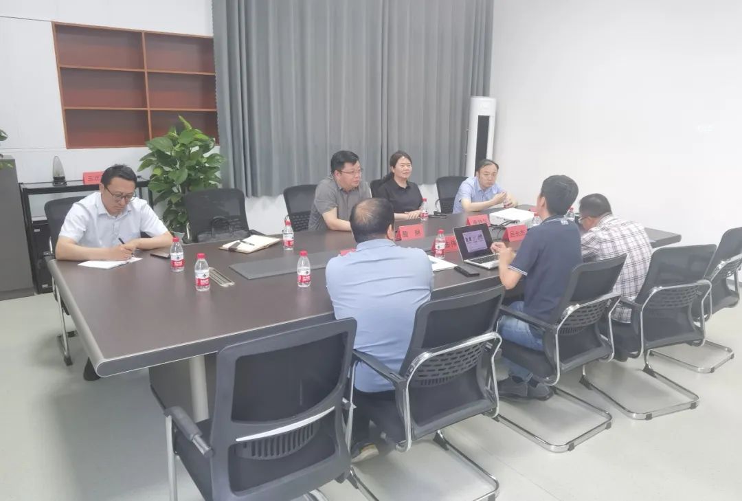 鎮(zhèn)黨委書(shū)記、高創(chuàng)園黨工委書(shū)記李艷華帶隊(duì)到山東開(kāi)展招商引資工作